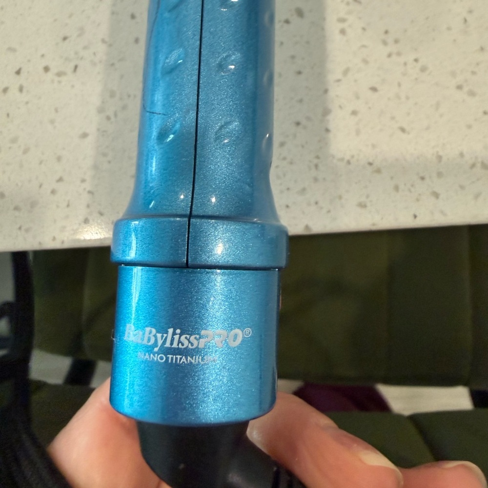 Babyliss Pro Titanium curling iron 1” - Picture 4 of 7